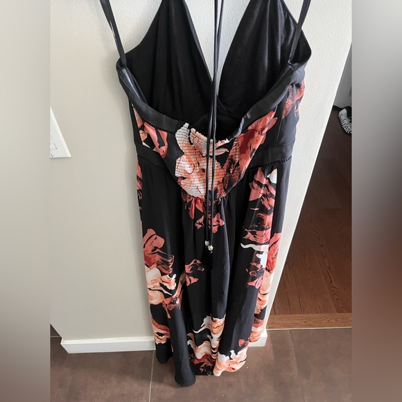 Women’s halter dress - Picture 2 of 2